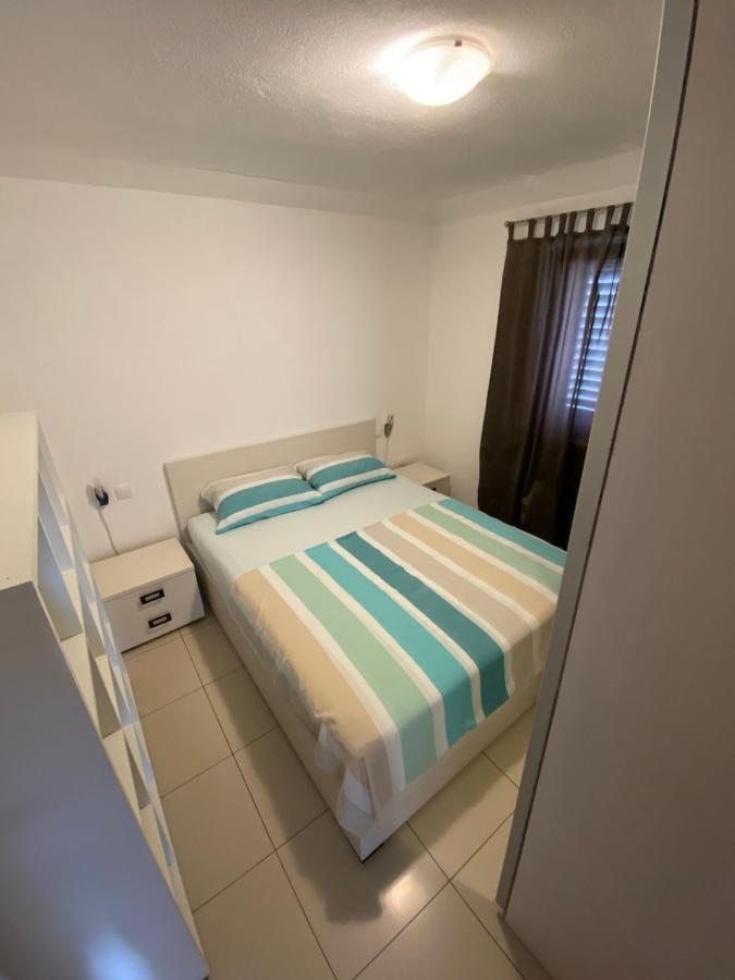 Apartments Kristina Milna  Zewnętrze zdjęcie